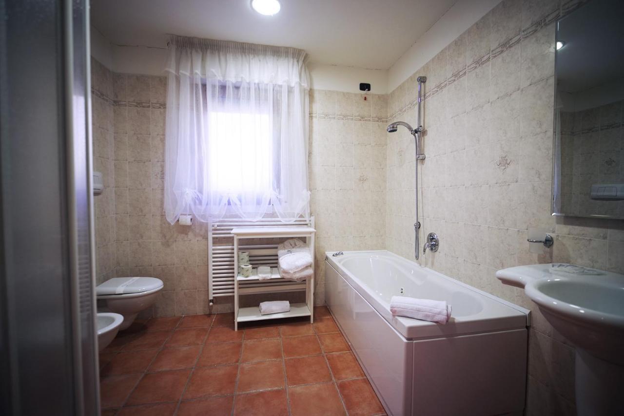 Hotel Ristorante Al Brunello Di Montalcino Kültér fotó